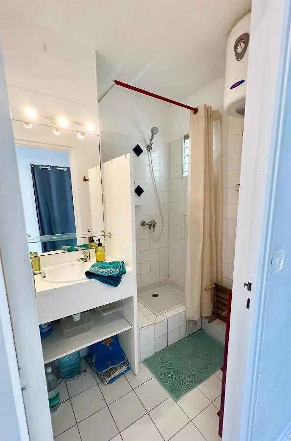 Apartment Le Studio 67 Vue Mer, Acces A La Plage Des Alizes Le Moule